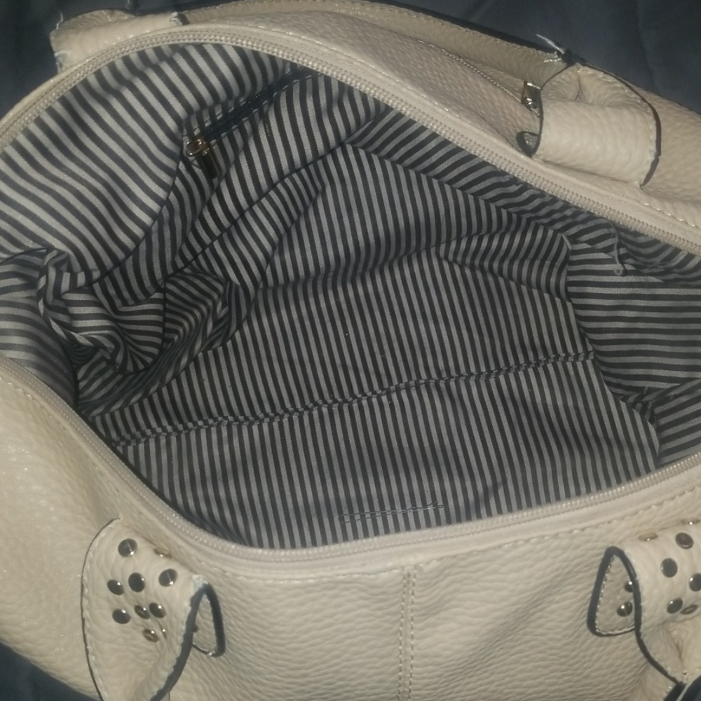 3 purses - Picture 4 of 8